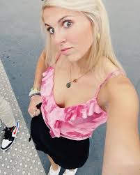 Abigail Chandler's Instagram, Twitter & Facebook