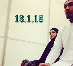 Berawal dari sahabatku arman yang bercerita tentang seorang tukang pijat yang hebat dan bisa dipanggil ke rumah, aku jadi tertarik. Adi Putra Nikah Semula Bekas Isteri Pertama Hiburan Mstar