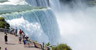 48 Hours in Niagara Falls | Earth Trekkers