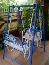 Harga ayunan besi model kotak rp 2000.000. Ayunan Besi