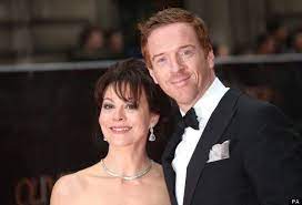 Duncan james says nikki grahame begged him to be damian is married to fellow actor and peaky blinders star helen mccrory. Peaky Blinders Helen Mccrory Incredibly Proud Relieved By Damian Lewis S Homeland Hit Not So Happy About The Mobile Phone Huffpost Uk