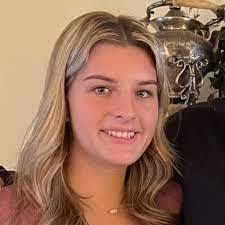 Danielle Burson's Instagram, Twitter & Facebook