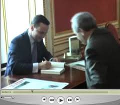 Radosław sikorski z wizytą w afganistanie. Radoslaw Sikorski Prezentuje Swoja Ksiazke O Afganistanie Nasze Miasto