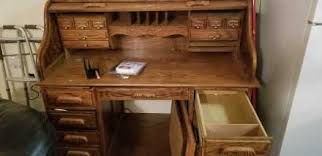 When faced with lots of different options and having to choose one of them we tend to focus a lot of the aesthetics and to ignore some of the other equally important. Lot 028 Roll Top Desk Lamp And Chair Airauctioneer