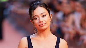 Anna Castillo se cansa de las críticas y responde a los haters: "Cuidado  con la bifobia"