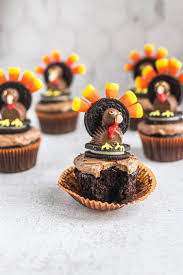 Find your favorite cupcakes and decorate them flawlessly for the fall season and all the holidays that come. Thanksgiving Turkey Cupcakes Brown Eyed Baker