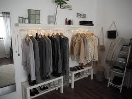 Ab Juli 2018 Schone 3 Zimmer Wohnung In Ruhiger Lage Juli Lage Ruhiger Schlafenzimmer Schone Wohnung Zimmer Open Closet Apartment Room Home