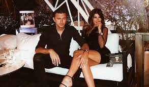 Angela martini is a 35 year old albanian model. Wzvcxpqt2 Lhem