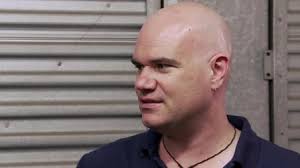 Guarda Affari a tutti i costi in streaming