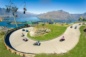 New zealand memang terkenal dengan pesona alamnya yang indah, sehingga tak heran jika banyak turis yang ingin pergi ke negara tersebut. 15 Tempat Menarik Di New Zealand Yang Pasti Buatkan Anda Terpukau Ammboi