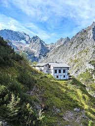 La remontée mécanique hausbergbahn se trouve à seulement 1,5 km de cette maison d'hôtes à la gestion familiale. Knappenhauser Hollental Mapio Net