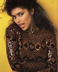 Sandra Batt's Instagram, Twitter & Facebook