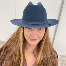 Amazon.com: Iris Shay Reese: books, biography, latest update