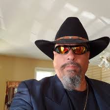 Danna Pierce's Instagram, Twitter & Facebook