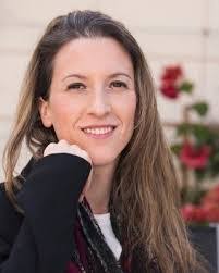 Laura Morse's Instagram, Twitter & Facebook