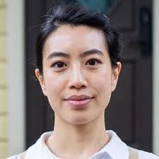 Amanda Hoang's Instagram, Twitter & Facebook