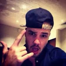 Les pieds dans le sable, face à la vague. Le vent dans les cheveux,  l'esprit libre. Les lueurs du soleil de la côte d'Opale. Les sourires aux  lèvres … Je vous laisse