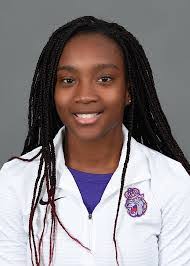 Tess Lee's Instagram, Twitter & Facebook