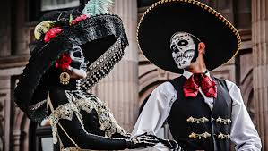 Significado y origen y por qué se celebra 1 y 2 de noviembre son los días que en méxico se recuerda a los muertos con oraciones y ofrendas, tradición que data de la época prehispánica. Dia De Los Muertos Mexico Se Pone Su Mejor Vestido Para Honrar A La Muerte Fotos 01 11 2017 Sputnik Mundo
