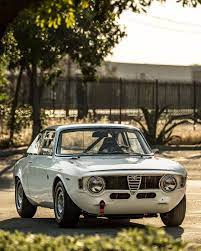 benbertucci on instagram simple dv mechanics alfaromeo alfa documentary gta sprintgt sprint giulia giuliasprintgt alfaromeogiulia gtv 高級車 車