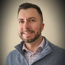 Aaron Makowski's Instagram, Twitter & Facebook