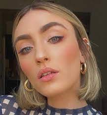 Mara sattei (* 1995 in rom als sara mattei) ist eine italienische popsängerin. Chi E Mara Sattei Biografia E Nome Della Sorella Di Tha Supreme