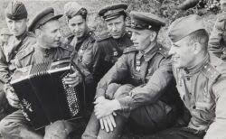 Поиск по новизне, популярности и другим параметрам. Literaturnaya Kompoziciya Pesni Pervyh Voennyh Let