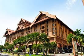 Not many know of this gem of a hotel, which is not just impressively luxurious but also authentically malaysian. Where We Stayed The Royale Chulan Hotel Kuala Lumpur Derick Joy Travels
