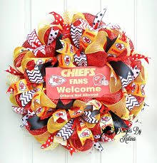 See more ideas about kansas city chiefs, chief, man cave decor. Kansas City Chiefs Deco Mesh Wreath Chiefs Football Fall Fans Welcome Doordecor Frontdoor Designsbykatina Www Fac Deco Mesh Wreaths Sports Wreaths Mesh Wreaths