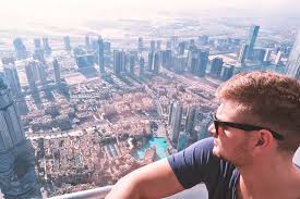 Burj khalifa holds the world record for highest number of stories with 163 stories. Abu Dhabi Dubai Reisetipps 10 Dinge Die Du Machen Solltest