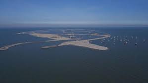 Ervaar het eilandleven op de marker wadden. Houten Loods Op Marker Wadden Brandt Af Met Foto S Zeilen