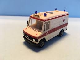 Herpa Mercedes 609d Ambulance White 1 87 Scale Plastic Car Ebay Petites Voitures Voiture