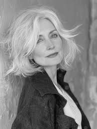 🌻🌻🌻 Me encantó esta frase: Nadie es poco ni demasiado para nadie. Somos  la medida justa en el corazón de quienes nos aceptan, nos aman y nos  respetan.