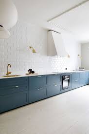 A S Helsingo Ensio Kitchen In Petrol Blue Ashelsingo Ashelsingo Haus Kuchen Kuche Renovieren Kuchen Design