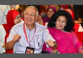 video rosmah mansor jadi bahan kena boo sewaktu merenjis di majlis persandingan tun aminah!! Should We Love Najib And Rosmah Debate Org