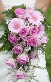 Brautstrauß » alle informationen zum hochzeitsstrauß aktuelle trends kosten bilder jetzt den perfekten brautstrauß finden. Brautstrauss Hochzeitsstrauss Schone Blumen Fur Die Braut Blumenstrauss Hochzeit Brautstrauss Hochzeitsbrautstrauss