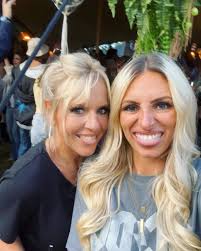 Tofte Manor fro see @adriatique and @blondish with @powellrachel 💃🏼💥🤩😘  , Top venue top night as always with my twin