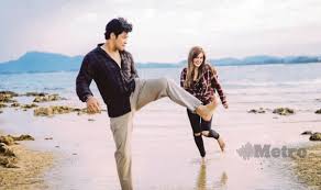 Hubungan cinta antara pelakon, uqasha senrose dan kamal adli bukanlah satu rahsia lagi apabila dilamar secara. Betul Ke Kamal Adli Dan Uqasha Senrose Pergi Kursus Kahwin