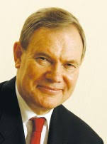 Sotilasvamma-asiat Kunniamerkkejä yli 400 henkilölle sivut 8–9 Arvot  arvioitavina Tammenlehvän Perinneliiton seminaarissa s