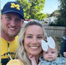 Judy Wren's Instagram, Twitter & Facebook