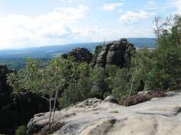 The trail is primarily used for hiking, rock climbing, and nature trips. Carolafelsen Wandern In Der Sachsischen Schweiz