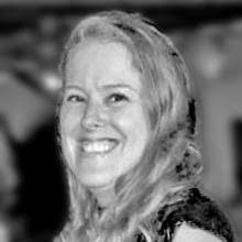 Lori Hills's Instagram, Twitter & Facebook