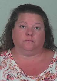 Crowd demonstrates prior to court hearing