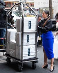 Meghan markle is planning an extravagant baby shower with her and prince harry's hollywood pals ahead of the arrival of the couple's second child, a baby girl, the royal observer reported. How To Have A Baby Shower Like Meghan Markle Purewow
