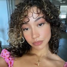 Are there other family members of flight 570 graduates?