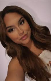 Looking for local make up artist's recommendations please 🫶🏼