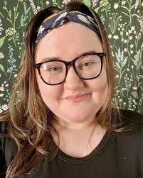 Sara Tribble's Instagram, Twitter & Facebook