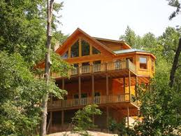 Measuring, 2,960 square feet, here's a north carolina lake house with four bedrooms and four bathrooms. 5br Cabin Vacation Rental In Lake Lure North Carolina 23570 Agreatertown