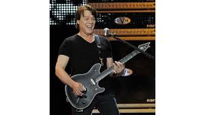 Di industri musik dunia, musik punk mulai dikenal di era 70an lewat eksistensi band punk barat legendaris seperti the clash atau ramones. 5 Karya Gitaris Legendaris Eddie Van Halen