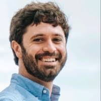 Elliot Hunt's Instagram, Twitter & Facebook